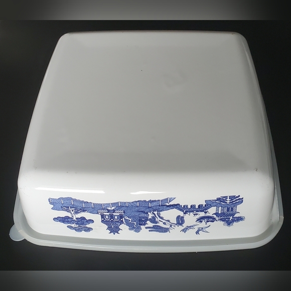 7" Square Blue Willow Metal Baker with Original Plastic Lid by Johnson Brothers - Picture 6 of 16